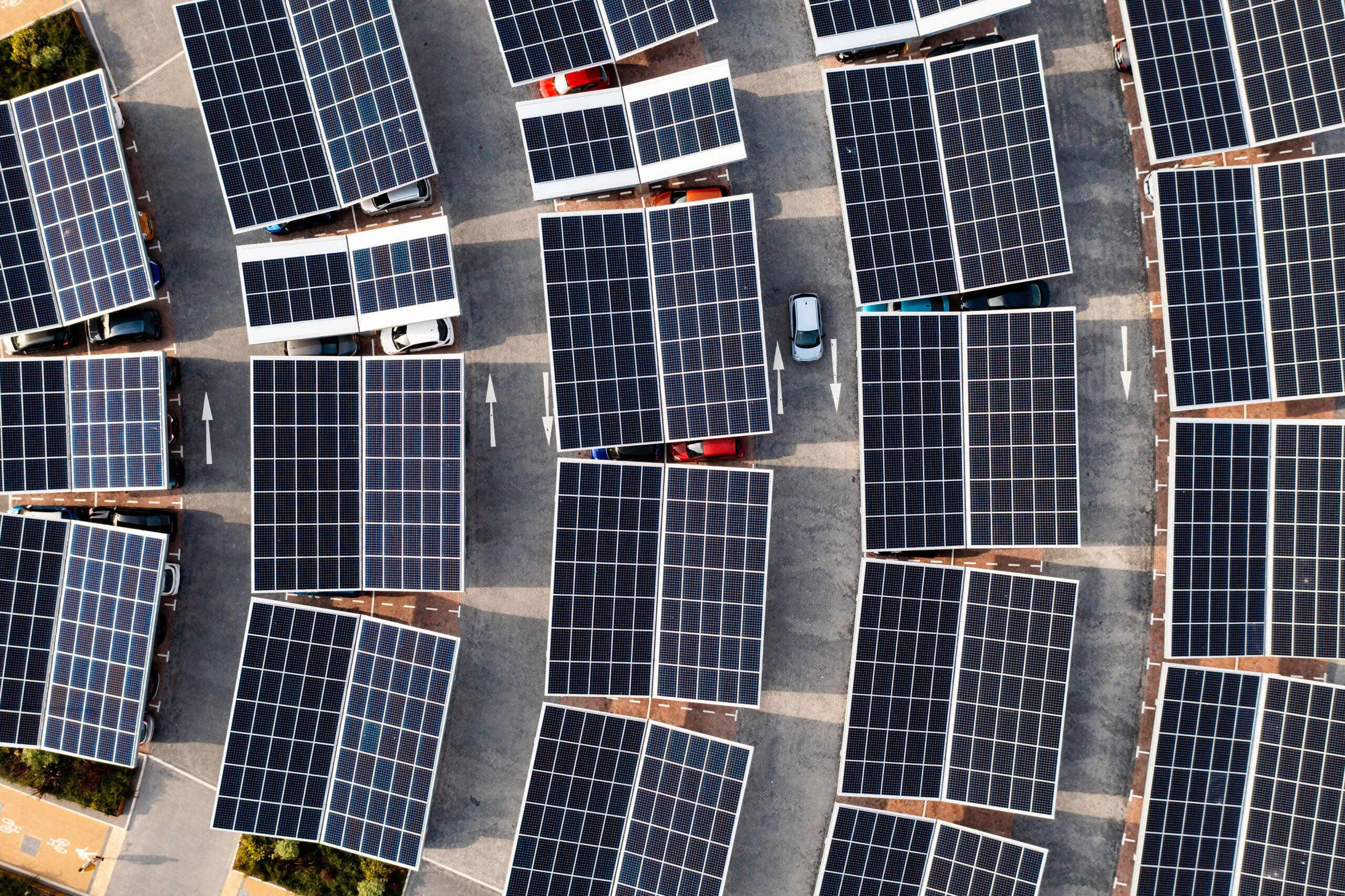 découvrez les prix des ombrières photovoltaïques et comment elles peuvent optimiser votre espace extérieur tout en produisant de l'énergie solaire. comparez les offres et choisissez la solution qui correspond à vos besoins.