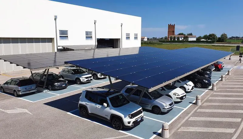 découvrez les prix des ombrières photovoltaïques et comment elles peuvent optimiser votre espace tout en produisant de l'énergie solaire. informez-vous sur les différents modèles, leurs avantages et les coûts associés pour faire un choix éclairé et durable.