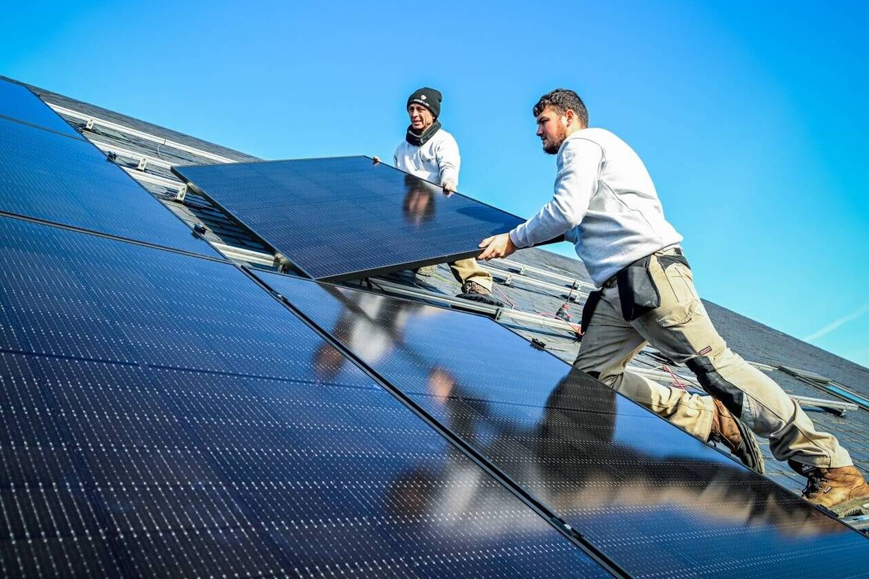 découvrez les meilleurs prix des panneaux solaires en 2023. comparez les offres, bénéficiez d'économies d'énergie et contribuez à une planète plus verte en choisissant des solutions solaires adaptées à vos besoins.