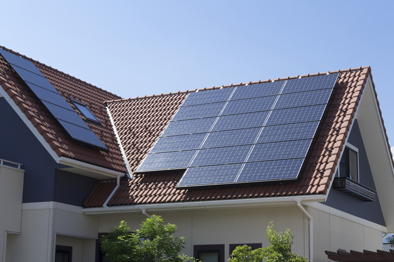découvrez les prix des panneaux solaires en 2023 : comparez les offres, bénéficiez des aides gouvernementales et maximisez votre investissement pour une énergie renouvelable et économique.