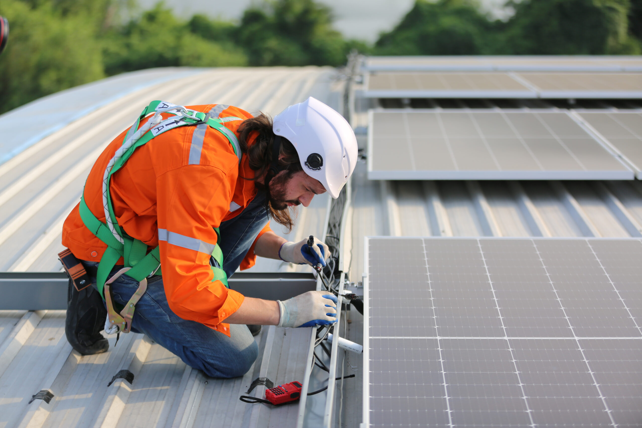 découvrez tout ce que vous devez savoir sur le coût des panneaux solaires, incluant les facteurs qui influent sur leur prix, les subventions disponibles et les économies potentielles sur vos factures d'énergie.