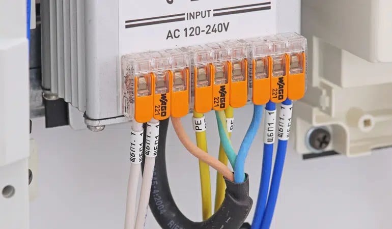 découvrez les prix de rénovation électrique pour un logement de 120m2. obtenez des estimations précises, des conseils d'experts et des astuces pour planifier vos travaux en toute sérénité.