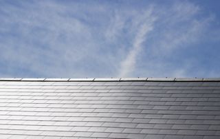 découvrez les prix des toitures en ardoise et les avantages de ce matériau élégant et durable. comparez les coûts selon les styles et les installations pour faire le meilleur choix pour votre projet.