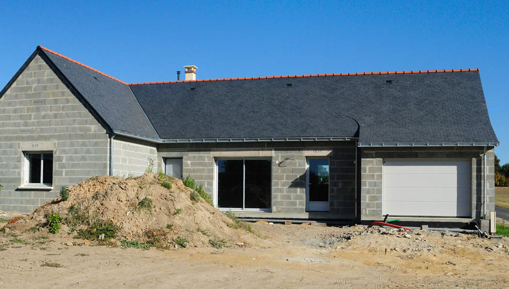 découvrez les prix des tuiles en ardoise pour vos projets de construction ou de rénovation. comparez les options, les styles et les coûts afin de faire le meilleur choix pour votre toiture.