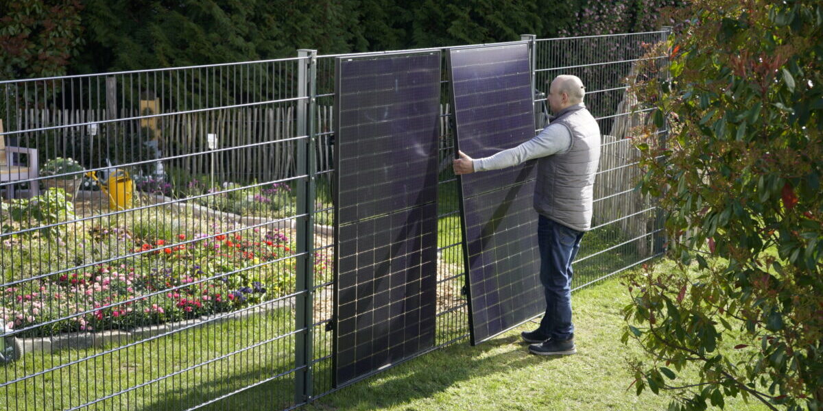 découvrez notre solution pv plug and play, idéale pour simplifier l'installation de panneaux solaires chez vous. bénéficiez d'une énergie renouvelable accessible, efficace et rapide à mettre en place, tout en réduisant votre empreinte carbone.