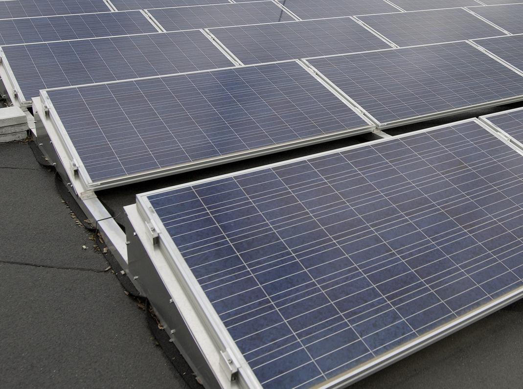 découvrez nos services spécialisés en pv toitures, offrant des solutions innovantes pour l'installation de panneaux photovoltaïques sur vos toits. maximisez votre production d'énergie verte tout en protégeant votre habitat. contactez-nous pour un devis personnalisé et transformez votre toiture en véritable source d'énergie.