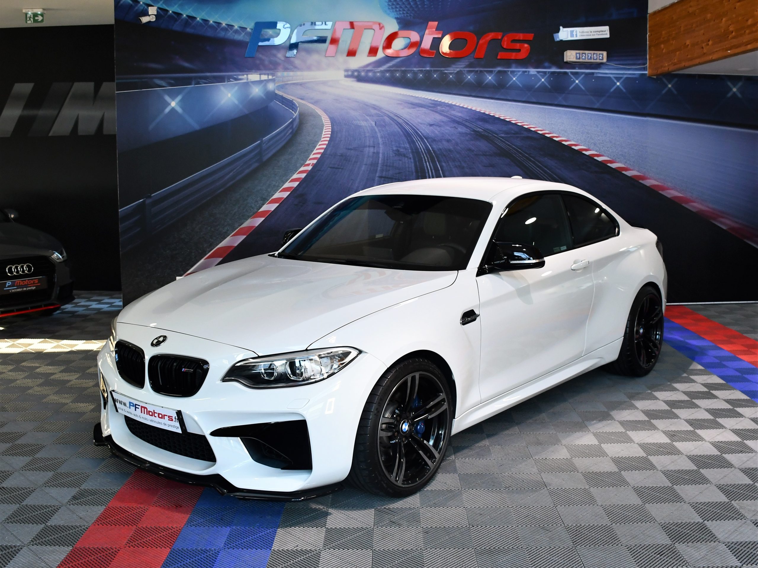 découvrez tout ce que vous devez savoir sur le mètre carré (m²), son utilisation dans l'immobilier, l'architecture et la décoration. apprenez comment calculer les surfaces et optimiser vos espaces selon vos besoins.