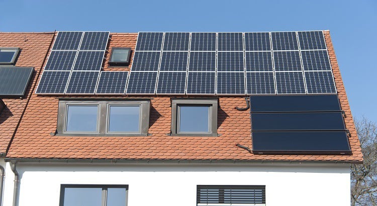 découvrez les différentes familles de cellules photovoltaïques et leurs caractéristiques. apprenez comment elles transforment la lumière du soleil en énergie renouvelable, contribuant ainsi à un avenir durable. explorez les options pour maximiser l'efficacité de votre installation solaire.