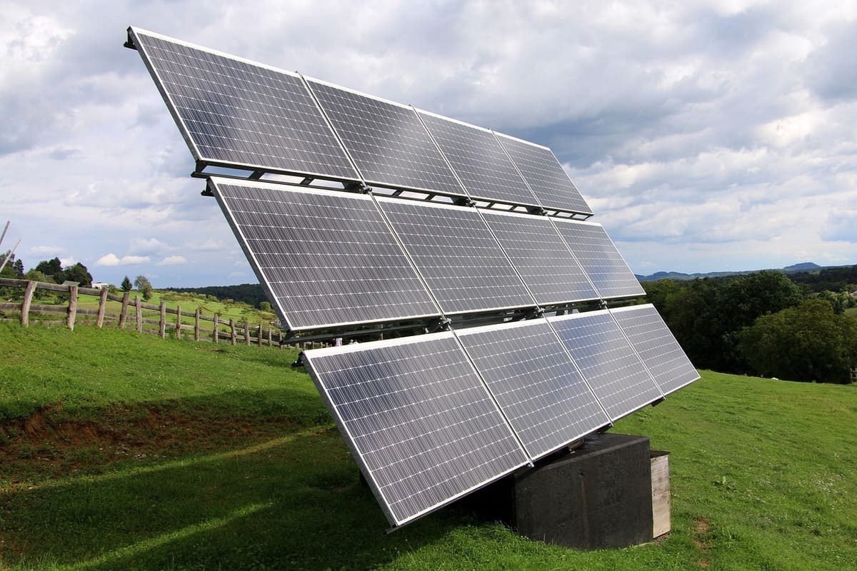 découvrez les avantages des panneaux solaires pour une énergie renouvelable et durable. optimisez votre consommation d'électricité tout en réduisant votre empreinte carbone. informez-vous sur les différentes technologies, subventions disponibles et comment installer des panneaux solaires chez vous.