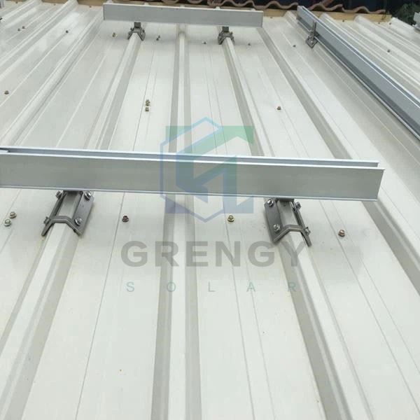 découvrez comment les rails en aluminium optimisent l'installation de panneaux solaires, assurant une fixation durable et une performance maximale pour vos projets d'énergie solaire.