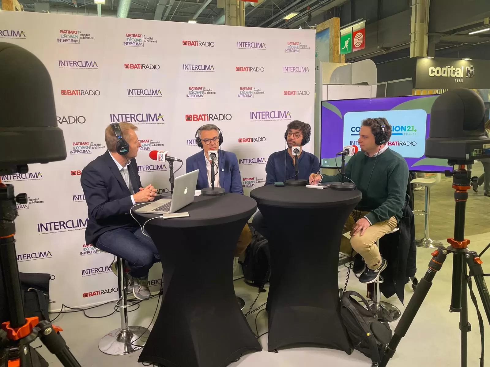 découvrez re2025, la nouvelle réglementation environnementale qui transforme la construction en france. informez-vous sur ses enjeux, ses exigences en matière de performance énergétique et son impact sur le développement durable. préparez-vous à répondre aux défis de demain grâce à re2025.