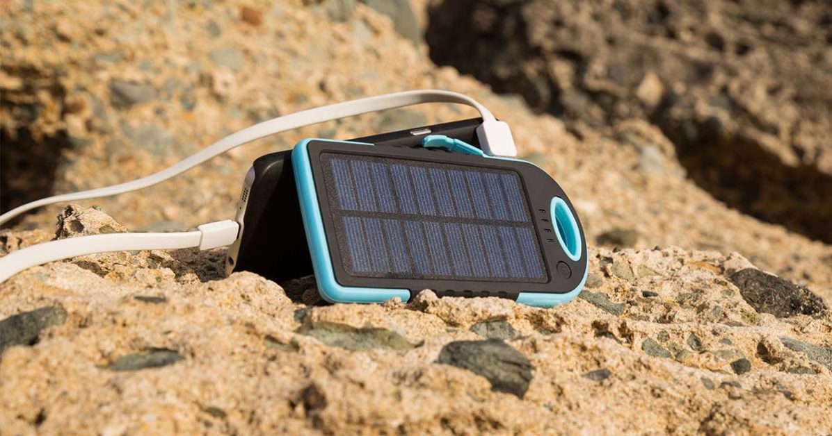 découvrez comment recharger votre téléphone lors de vos randonnées avec nos astuces et équipements indispensables. ne laissez pas une batterie déchargée gâcher vos aventures en pleine nature !