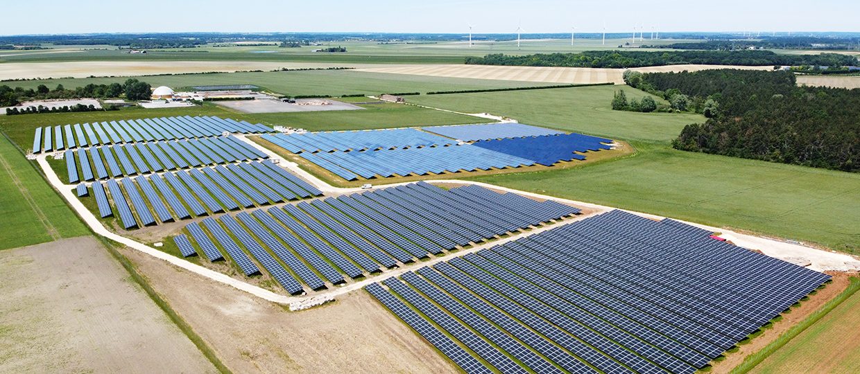 découvrez la reinjection solaire, un processus innovant qui permet de réinjecter l'énergie solaire dans le réseau électrique, optimisant ainsi la consommation d'énergie et contribuant à la transition énergétique. apprenez comment cette technologie durable peut transformer votre approche de l'énergie renouvelable.