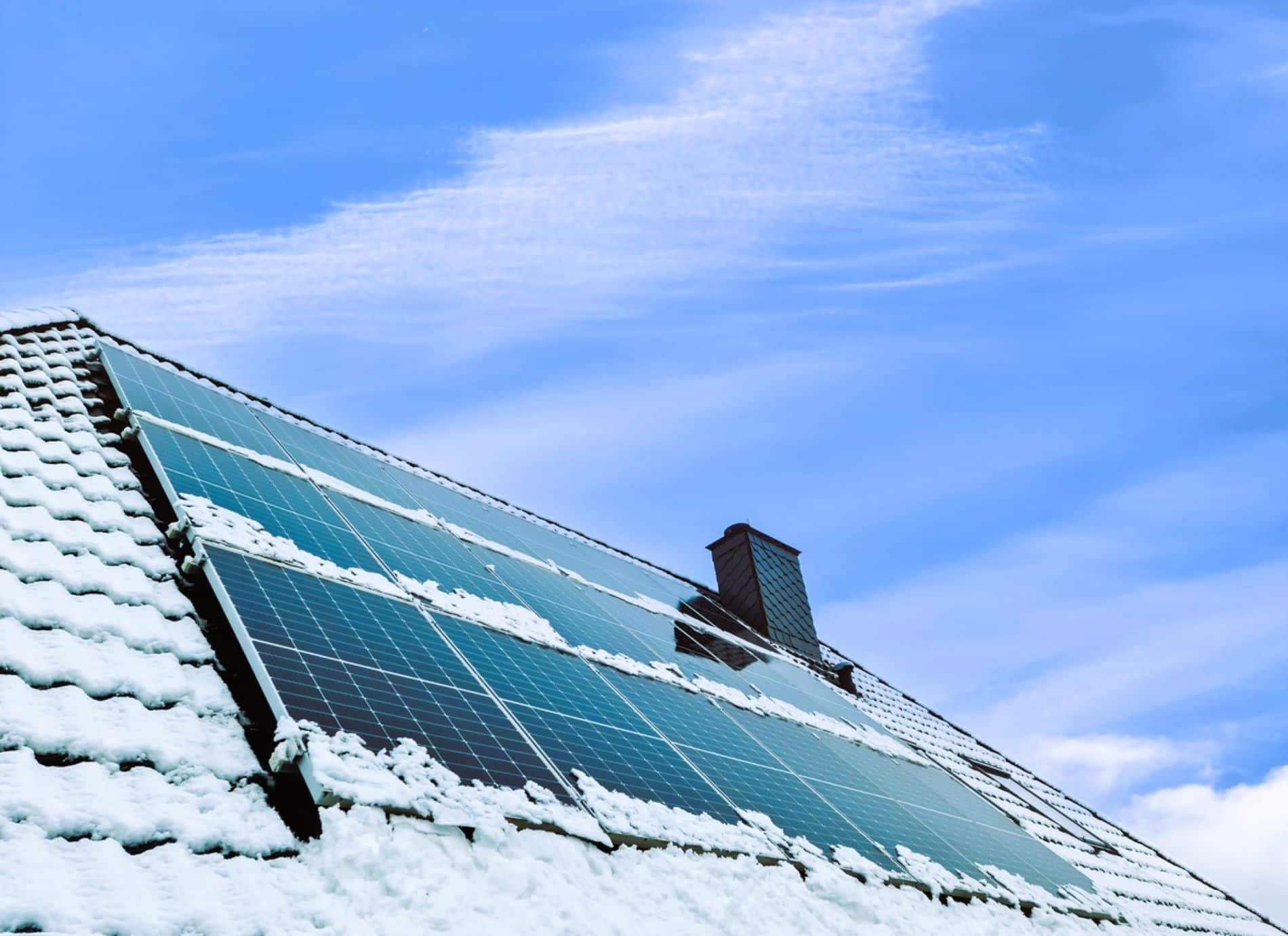 découvrez comment maximiser le rendement de vos panneaux solaires durant l'hiver. apprenez des techniques et des conseils pour optimiser la production d'énergie solaire même dans les mois les plus froids.