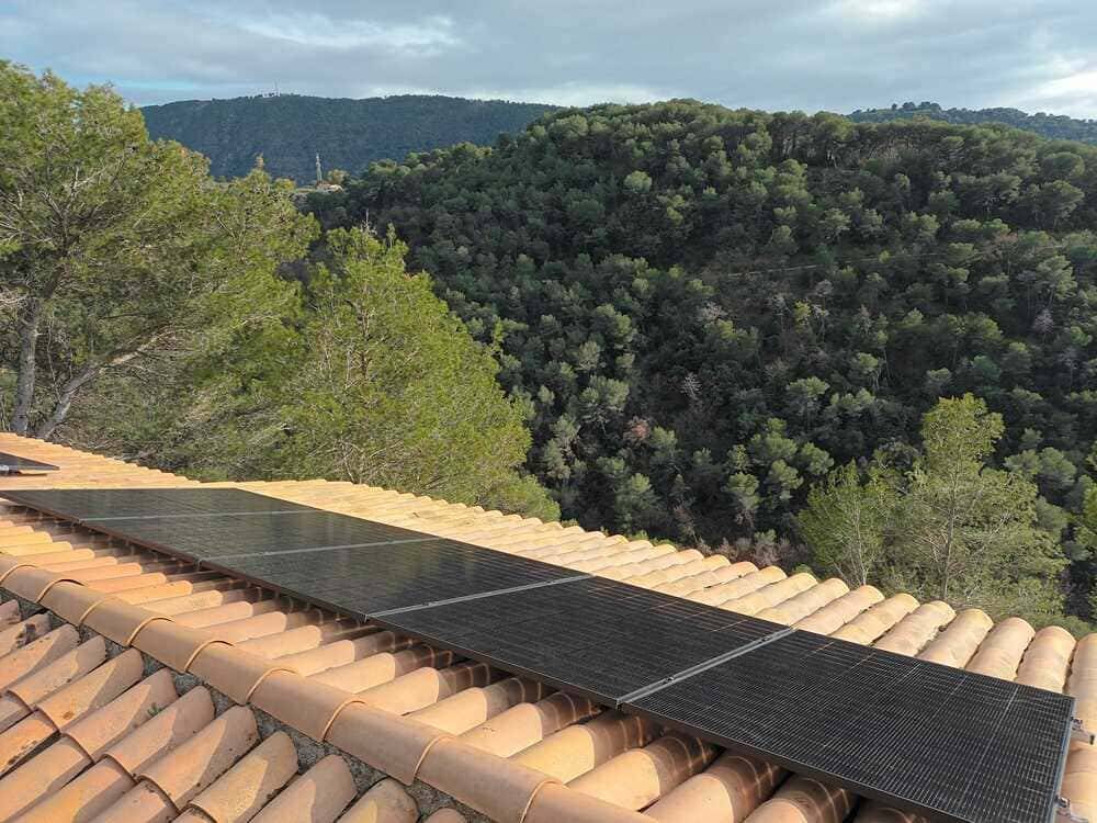 découvrez les prévisions de rendement pour les panneaux solaires en 2025. analyse des tendances technologiques, innovations et améliorations qui promettent d'optimiser l'efficacité énergétique et la rentabilité des installations solaires. préparez-vous à exploiter pleinement l'énergie solaire.