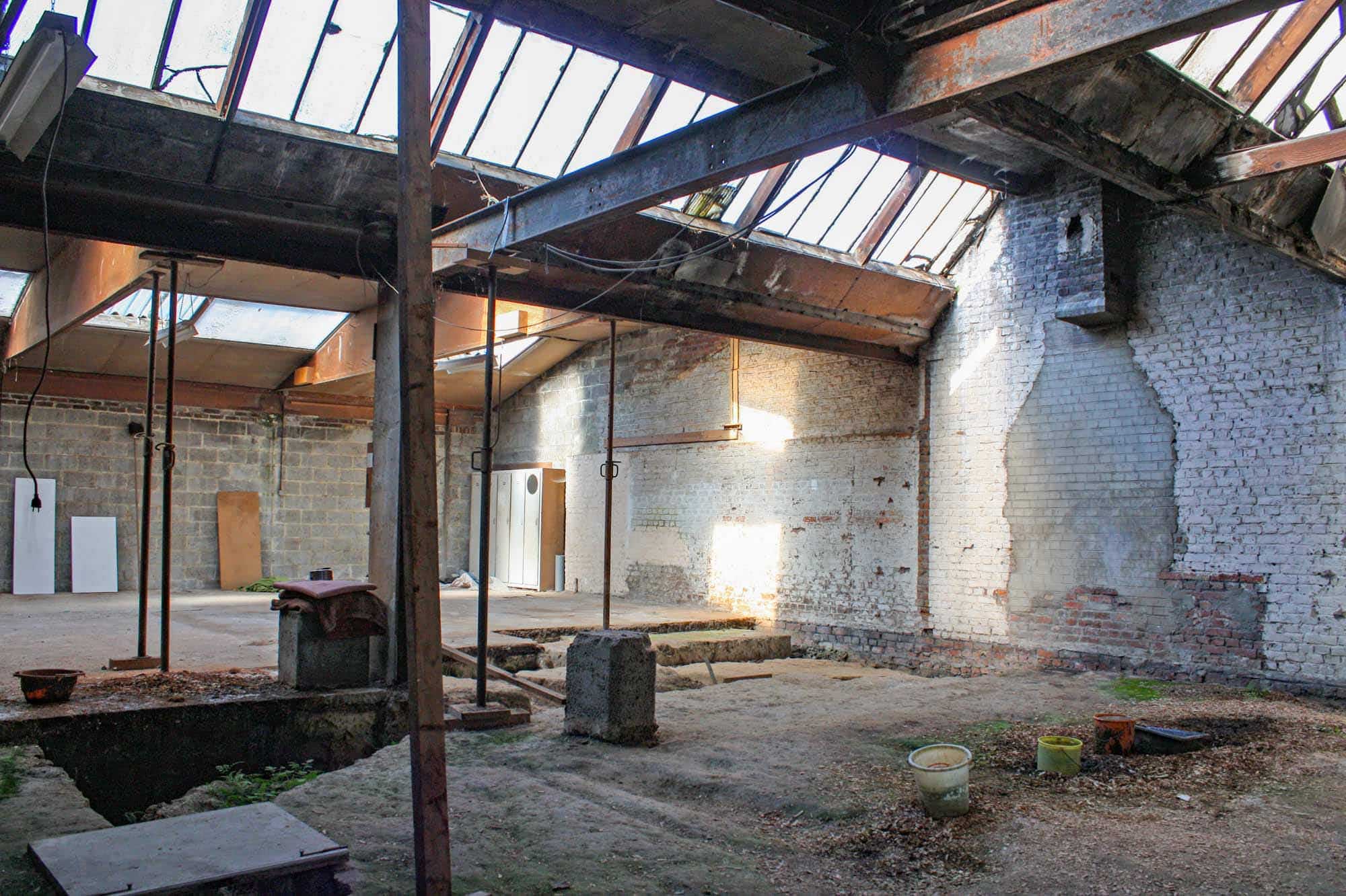 découvrez nos services de rénovation de hangars pour transformer vos espaces de stockage en lieux fonctionnels et modernes. bénéficiez d'un accompagnement personnalisé et d'une expertise professionnelle pour tous vos projets de rénovation.