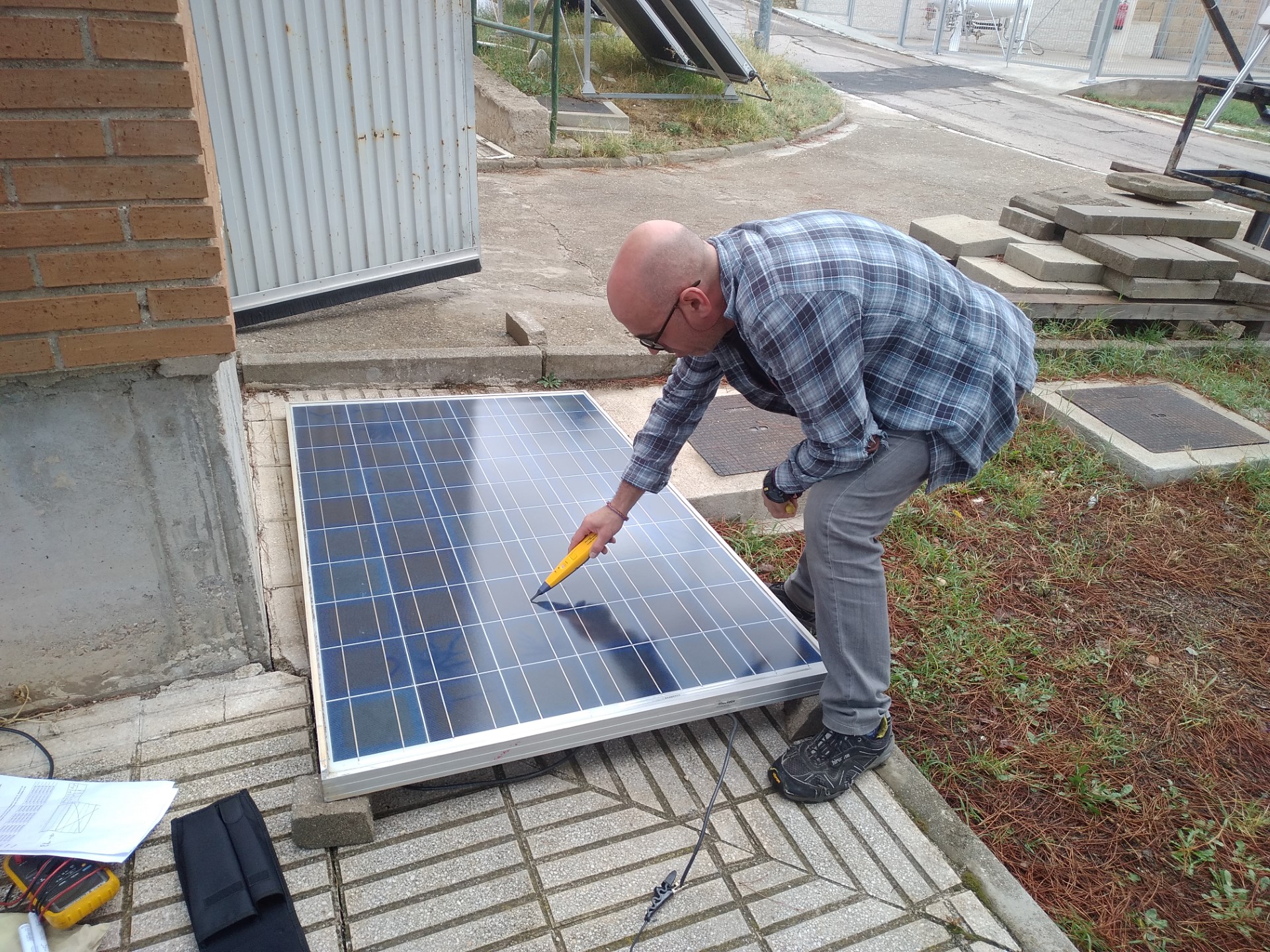 découvrez nos services de réparation photovoltaïque pour assurer la performance optimale de vos panneaux solaires. bénéficiez d'une expertise professionnelle et d'une intervention rapide pour maximiser votre production d'énergie renouvelable.