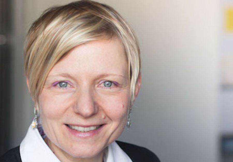découvrez le rôle essentiel d'une responsable commerciale femme, un poste stratégique alliant leadership et expertise. explorez les compétences clés et les défis auxquels elles font face dans la dynamique du monde des affaires.