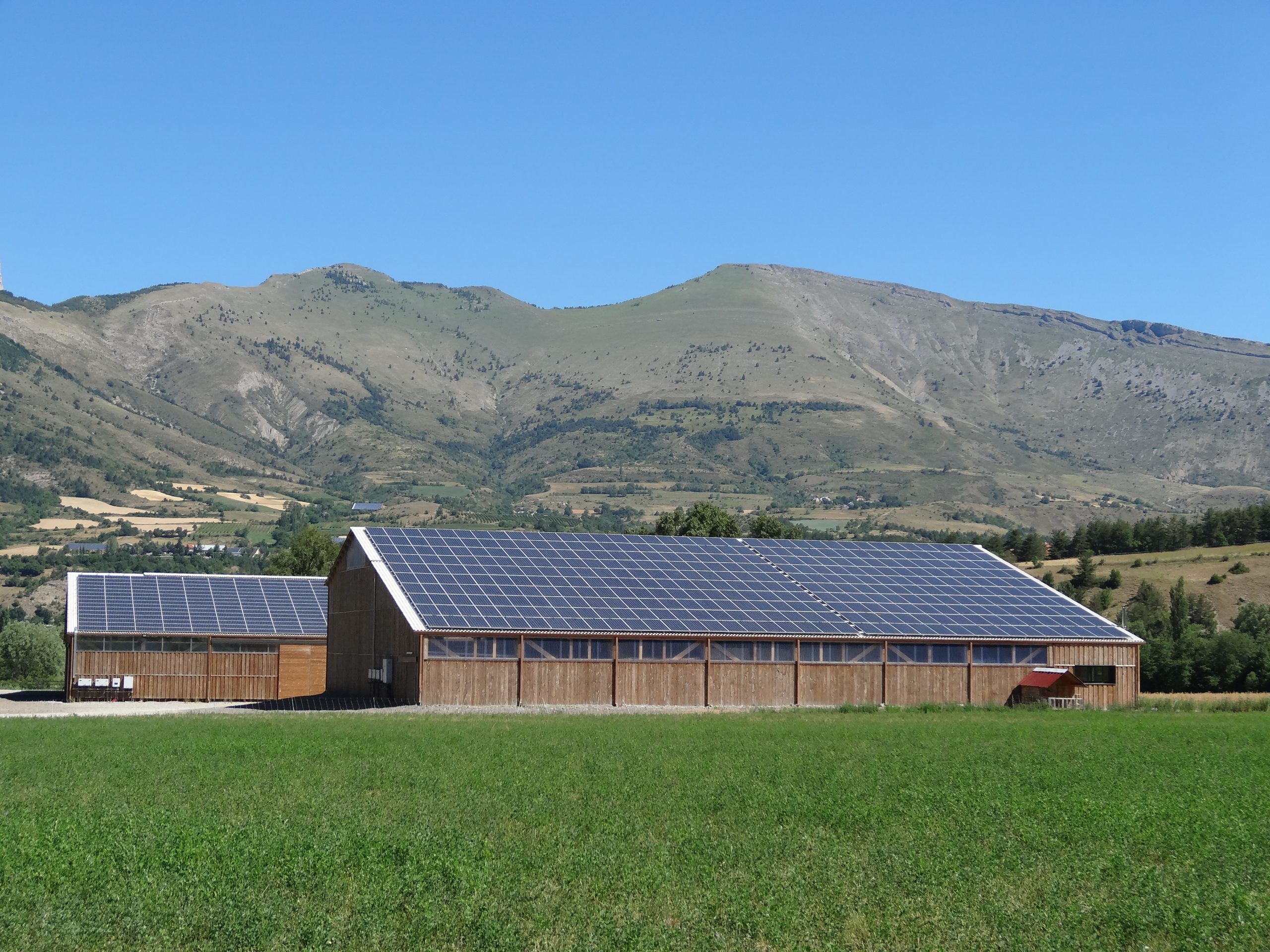 découvrez notre réseau de revendeurs photovoltaïques, spécialisés dans la vente de solutions d'énergie solaire. offrant une expertise de qualité, nous vous accompagnons dans votre transition énergétique avec des produits performants et durables. contactez-nous pour en savoir plus sur nos offres adaptées à vos besoins.