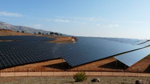 découvrez comment générer des revenus grâce à l'énergie solaire. explorez les différentes options d'investissement et les avantages financiers liés à l'installation de panneaux solaires. transformez votre toiture en source de profits tout en contribuant à la transition énergétique.