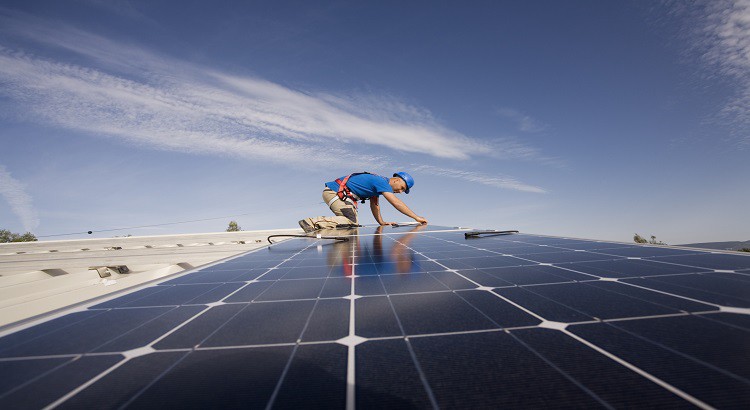 découvrez comment générer des revenus grâce à l'énergie solaire. apprenez à optimiser votre installation photovoltaïque, à bénéficier d'aides financières et à valoriser votre consommation d'électricité. transformez votre facture en bénéfice avec les solutions solaires adaptées à vos besoins.