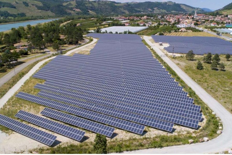 découvrez rhône solaire, votre partenaire pour des solutions énergétiques durables et innovantes dans la région du rhône. maximisez votre efficacité énergétique grâce à nos installations de panneaux solaires sur mesure et contribuez à un avenir plus vert.