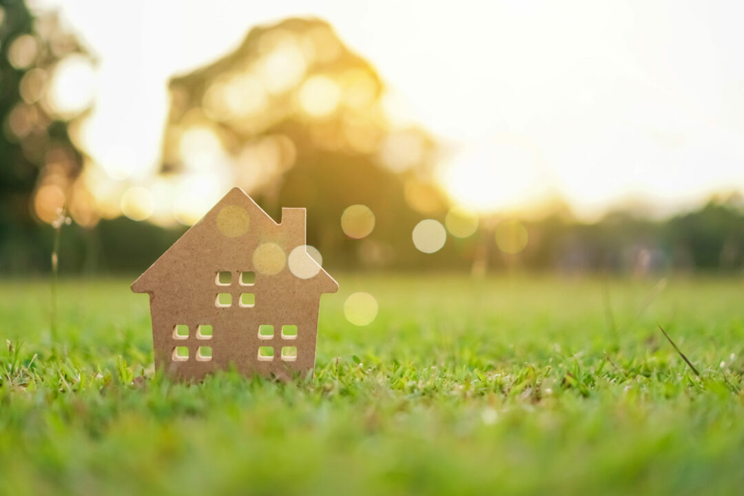 découvrez les différences clés entre la rt 2012 et la rt 2025, deux réglementations thermiques qui façonnent l'avenir de la construction en france. analysez leurs impacts sur l'efficacité énergétique, le confort des bâtiments et les défis à relever pour un habitat durable.
