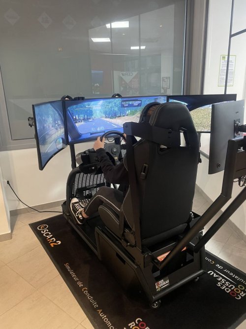 découvrez notre simulateur auto, une expérience immersive qui vous plonge au cœur de la conduite automobile. parfait pour les passionnés de voitures et les futurs conducteurs, notre simulateur vous permet de tester vos compétences de conduite dans un environnement réaliste et sécurisé. essayez-le dès maintenant et améliorez votre maîtrise au volant!