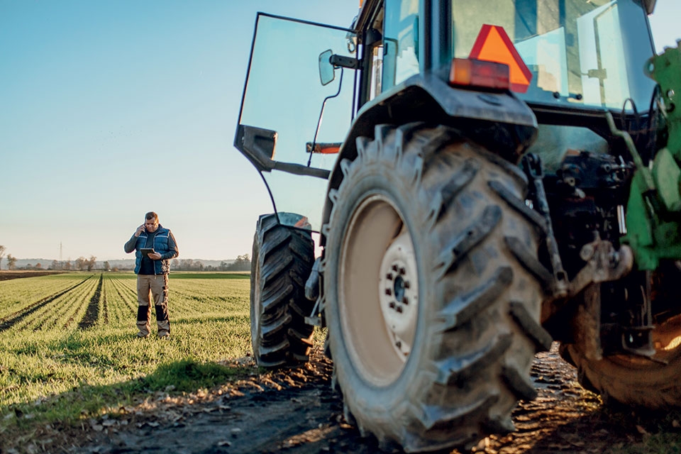 découvrez notre simulateur de prêt spécialement conçu pour les agriculteurs. évaluez vos options de financement, comparez les taux d'intérêt et obtenez une estimation précise de vos mensualités. facilitez votre projet agricole avec nos outils adaptés à vos besoins.