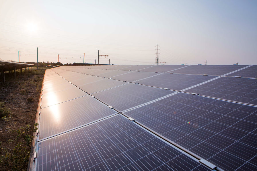 découvrez les solutions solaires proposées par edf, leader dans le domaine des énergies renouvelables. profitez d'une énergie propre, économique et adaptée à vos besoins tout en contribuant à la protection de l'environnement.