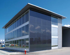 découvrez les avantages des panneaux solaires façade pour améliorer l'efficacité énergétique de votre bâtiment. optez pour une solution esthétique et performante qui utilise l'énergie solaire tout en embellissant votre espace.