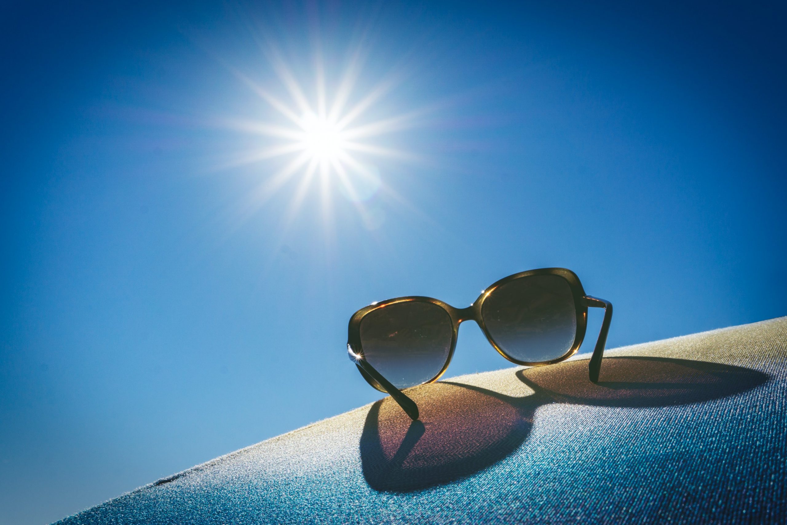 découvrez la puissance et la beauté du soleil, astre indispensable à la vie sur terre. explorez ses effets sur notre planète, son influence sur le climat et son rôle essentiel dans nos vies quotidiennes.