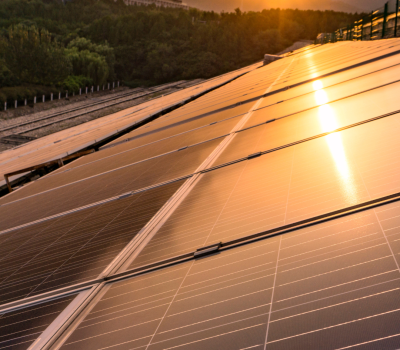 découvrez le stockage solaire, une solution innovante pour maximiser l'utilisation de l'énergie solaire. apprenez comment stocker l'énergie produite durant la journée pour l'utiliser la nuit, réduire vos factures d'électricité et contribuer à un avenir durable.