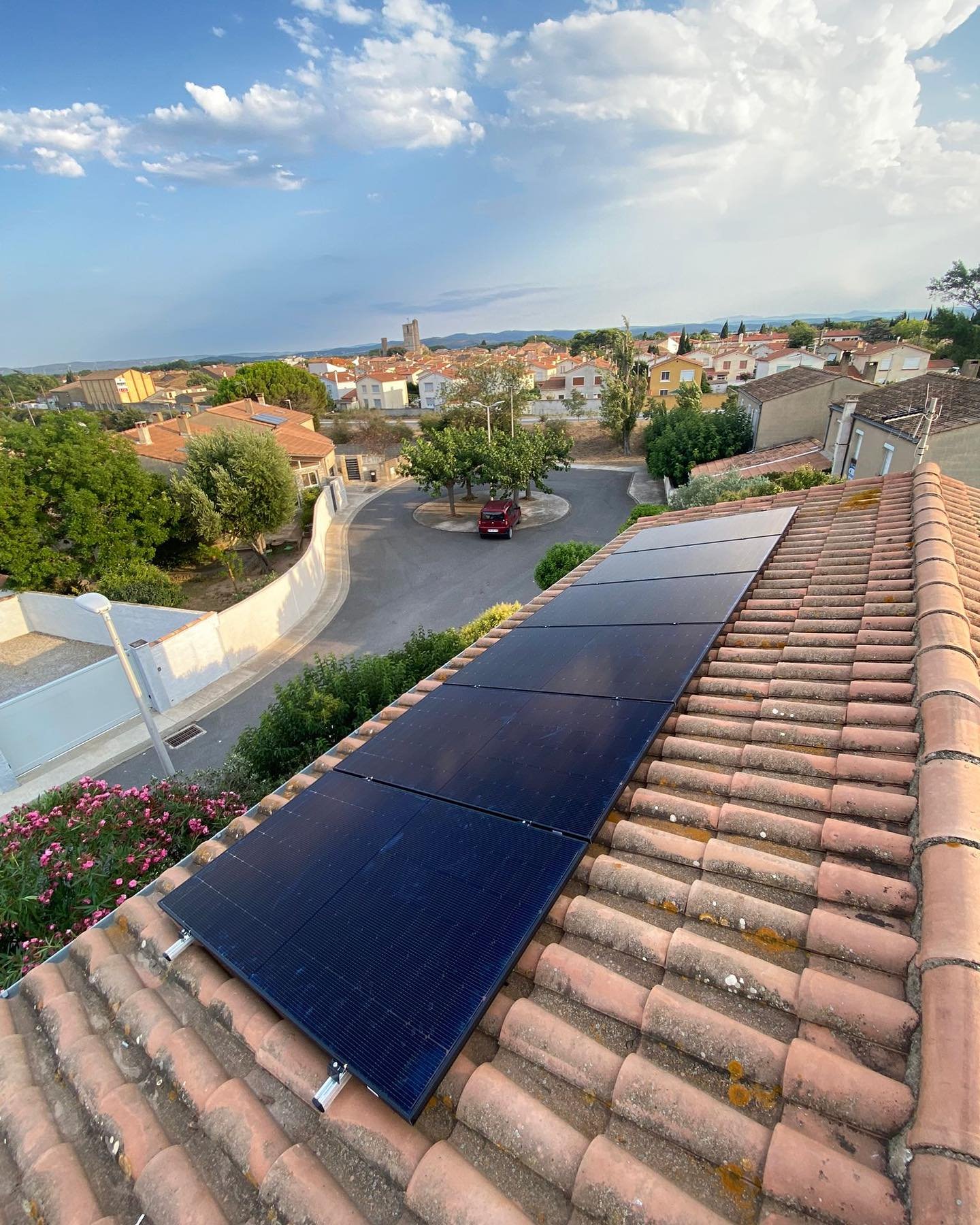 découvrez les solutions innovantes de stockage solaire urbain qui optimisent l'utilisation de l'énergie solaire dans les espaces citadins. apprenez comment ces systèmes efficaces peuvent réduire vos factures d'électricité et contribuer à un avenir énergétique durable.