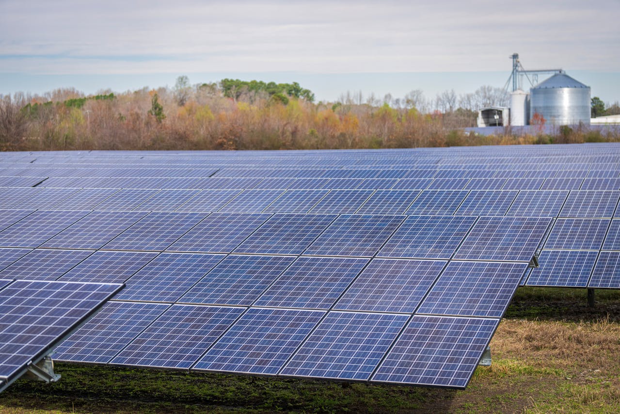 découvrez comment bénéficier des subventions solaires pour réduire vos coûts d'installation de panneaux solaires. informez-vous sur les aides financières disponibles et les démarches à suivre pour transformer votre projet énergétique en réalité.