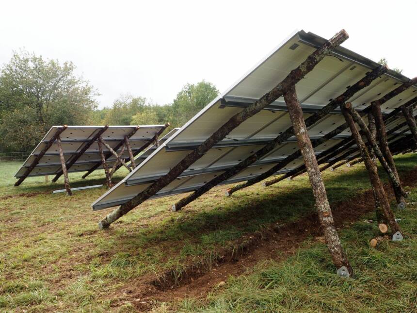 découvrez notre gamme de supports photovoltaïques, conçus pour optimiser l'installation de panneaux solaires. garantissant robustesse et performance, nos solutions s'adaptent à tous types de toitures et de terrains, pour un maximum d'efficacité énergétique.