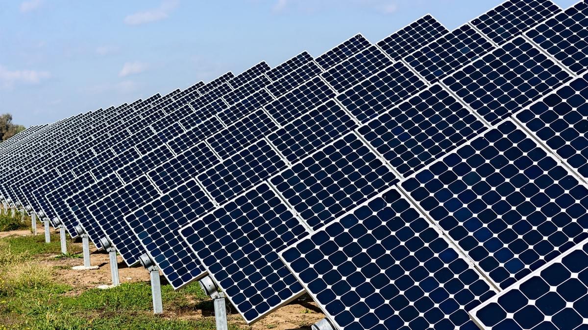 découvrez tout sur la surface pv : son importance, son calcul et son optimisation pour maximiser l'efficacité de vos installations photovoltaïques. apprenez comment une bonne gestion de la surface peut augmenter la production d'énergie solaire.