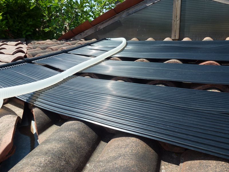découvrez nos tapis solaires pour piscine, la solution idéale pour réchauffer votre eau naturellement tout en réduisant l'évaporation. profitez d'une baignade agréable tout en optimisant votre consommation d'énergie. faciles à installer et adaptés à tous types de piscines, nos tapis solaires allient efficacité et durabilité.