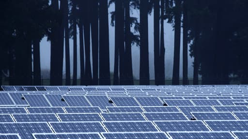 découvrez tout ce qu'il faut savoir sur la taxe liée aux panneaux solaires. informez-vous sur les obligations fiscales, les aides disponibles et les impacts financiers pour votre logement. optimisez votre investissement solaire tout en respectant la législation en vigueur.