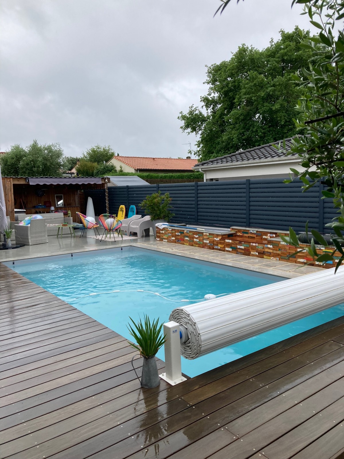 découvrez les meilleures pratiques pour optimiser le temps de chauffage de votre piscine. apprenez à choisir le système de chauffage adapté, à maîtriser les températures idéales et à profiter d'une baignade confortable tout au long de la saison. ne laissez pas la fraîcheur de l'eau gâcher vos moments de détente !