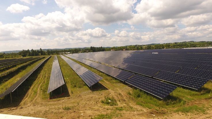 découvrez nos terrains adaptés pour l'installation de panneaux photovoltaïques. optimisez votre investissement énergétique tout en contribuant à la transition écologique. profitez d'un emplacement stratégique pour capter un maximum d'énergie solaire.