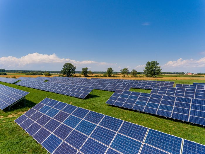 découvrez les avantages des terrains photovoltaïques, des espaces idéaux pour l'installation de panneaux solaires. maximisez votre investissement tout en contribuant à la transition énergétique grâce à des solutions durables et rentables.