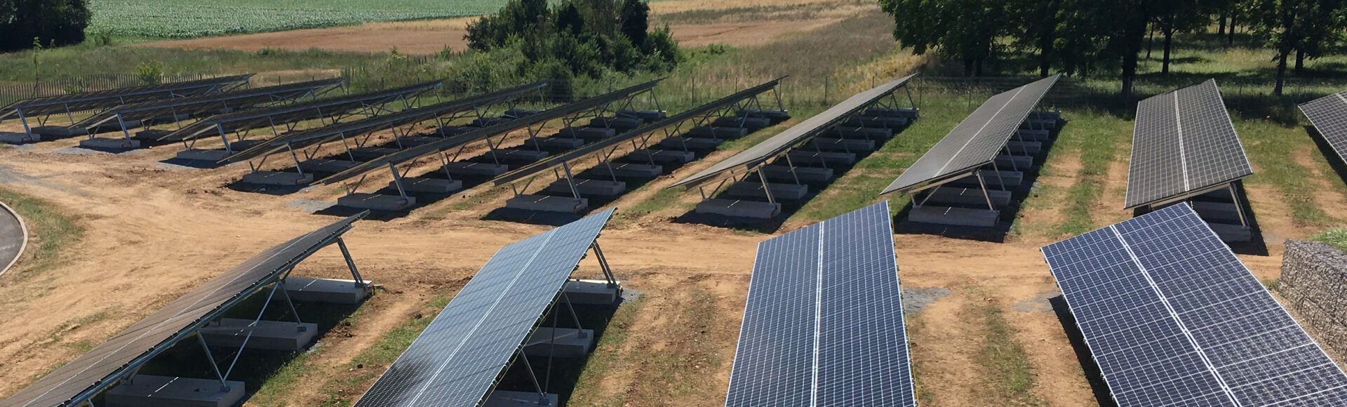 découvrez les avantages des terrains photovoltaïques, espaces idéaux pour l'installation de panneaux solaires. optimisez votre investissement tout en contribuant à la transition énergétique. informez-vous sur les projets en cours et les opportunités d'installation.