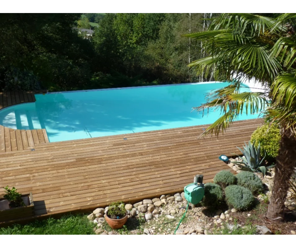 découvrez notre terrasse nord-est, un espace extérieur paisible et accueillant, idéal pour profiter de moments de détente tout en bénéficiant d'une vue imprenable. aménagée avec soin, elle est parfaite pour vos repas en plein air ou vos soirées entre amis.