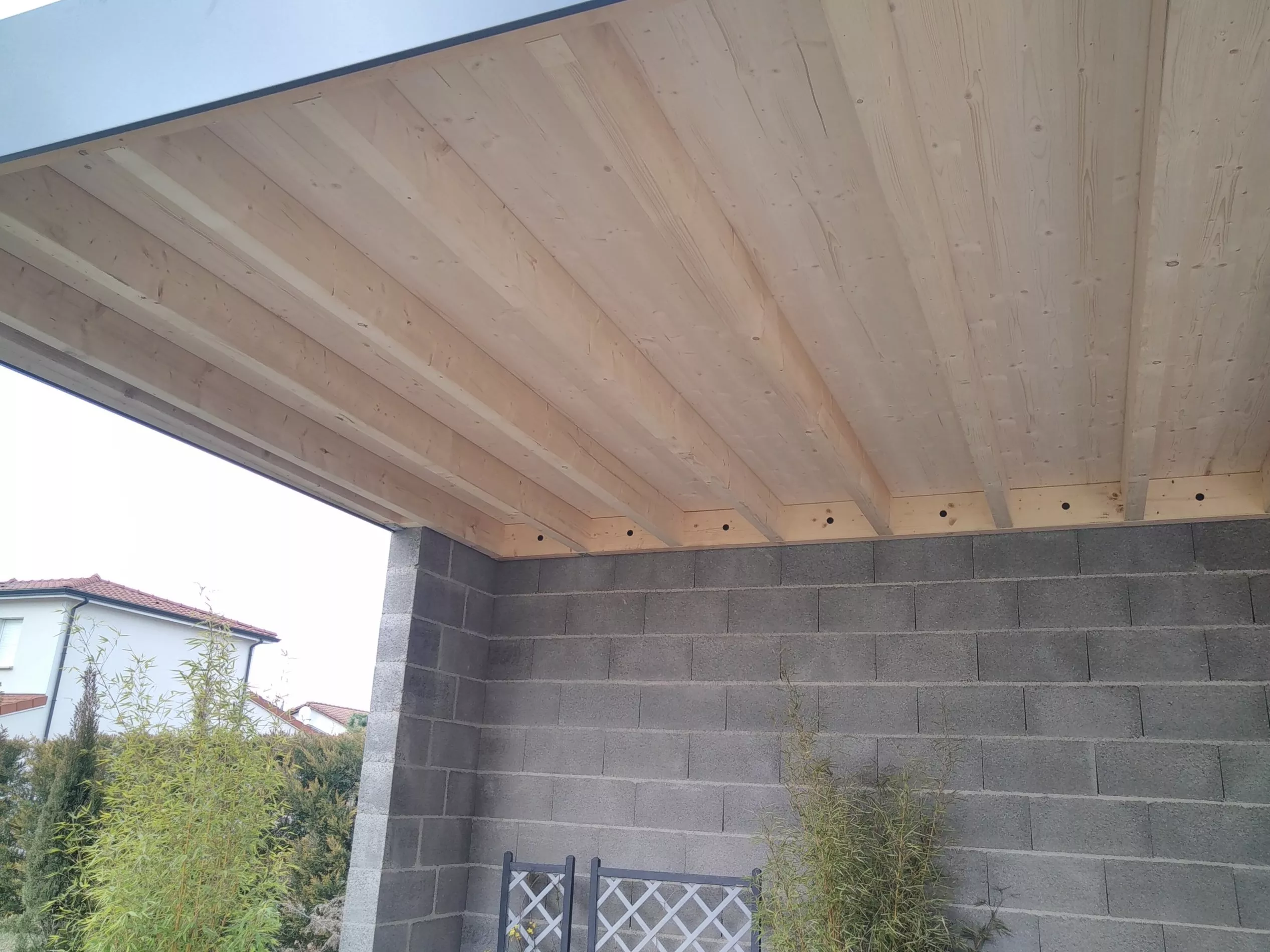 découvrez les avantages d'une terrasse toiture : un espace de vie extérieur optimisé, des solutions écologiques et un design moderne pour sublimer votre habitation. transformez votre toit en une oasis de détente et ensoleillée.