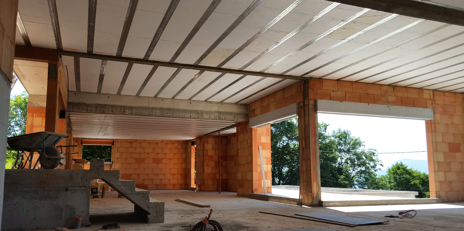 découvrez les avantages d'une terrasse sur toit plat : un espace de vie extérieur unique, idéal pour se détendre, profiter du soleil et organiser des soirées. aménagez votre terrasse avec style et transformez votre toit en un véritable havre de paix.