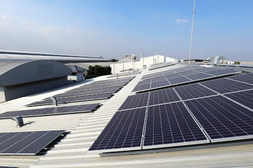 découvrez les avantages des toits solaires : une solution écologique et économique pour produire votre propre énergie. transformez votre maison en une source d'énergie renouvelable et réduisez vos factures d'électricité tout en préservant l'environnement.
