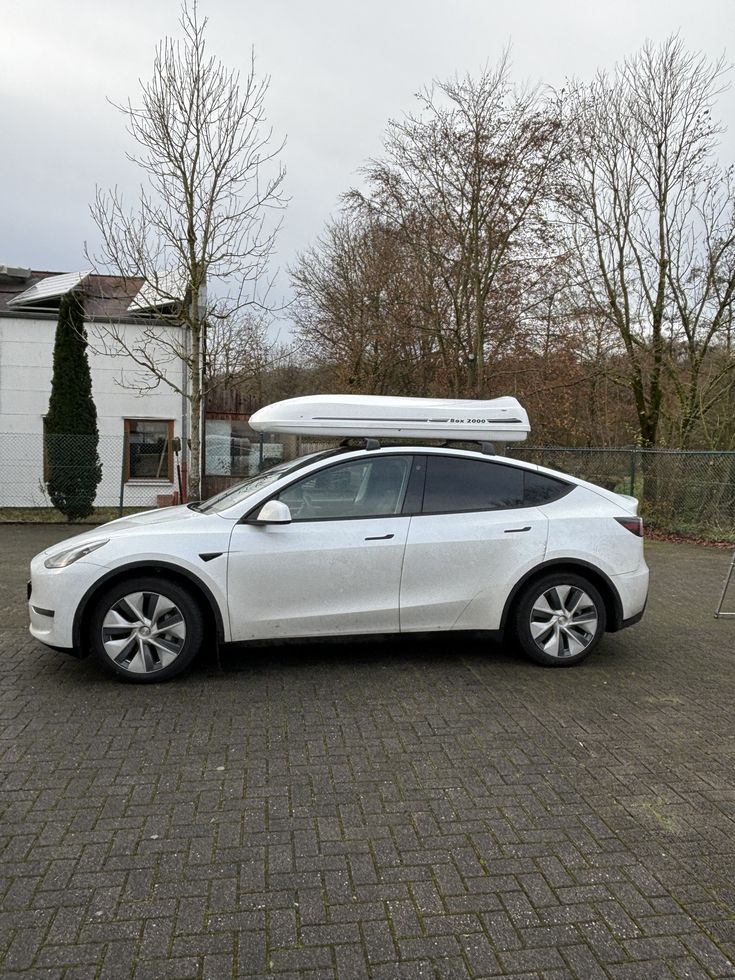 découvrez les toits tesla, une innovation qui allie design élégant et performance énergétique. transformez votre maison en une source d'énergie renouvelable tout en ayant un style moderne et unique.