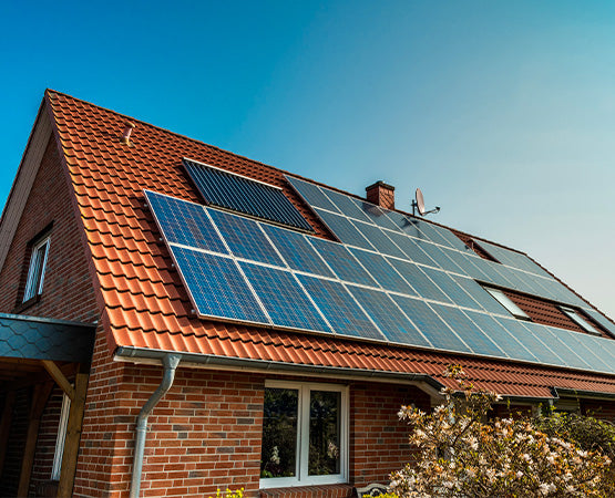 découvrez comment optimiser votre toiture avec des panneaux solaires. transformez votre maison en une source d'énergie renouvelable et réduisez vos factures d'électricité grâce à des solutions durables et performantes.