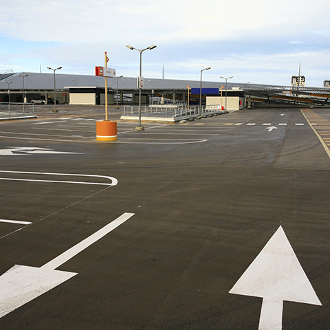découvrez nos solutions innovantes pour la toiture de parking, alliant esthétique et durabilité. protégez vos véhicules des intempéries tout en améliorant l'aspect de votre espace. consultez nos services dès maintenant!